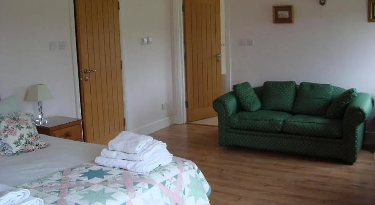 Spring Paddocks ROOM_EXAMPLE