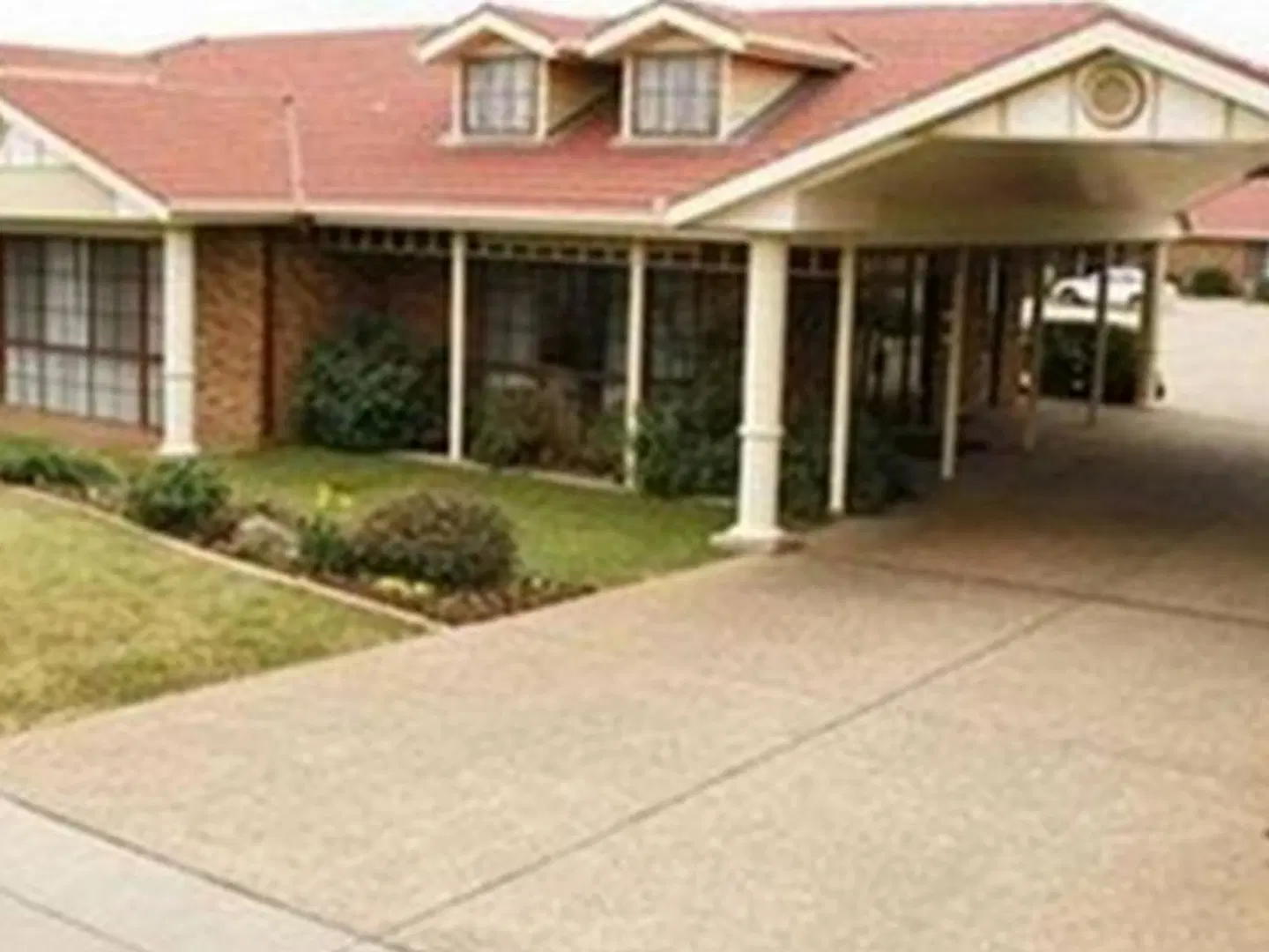 Best Western Ambassador Motor Inn EXTERIOR