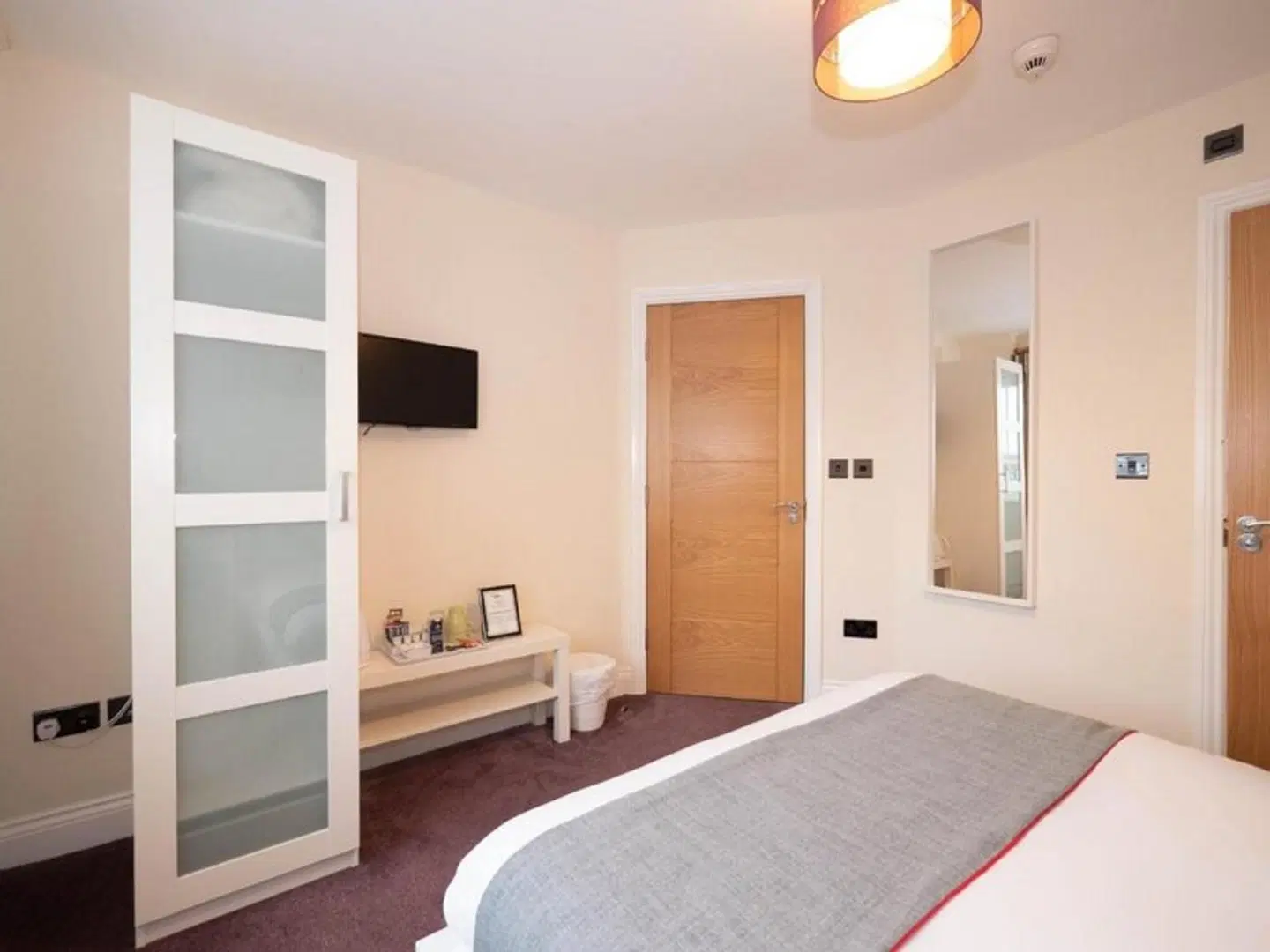 Dakota Guest House ROOM_EXAMPLE