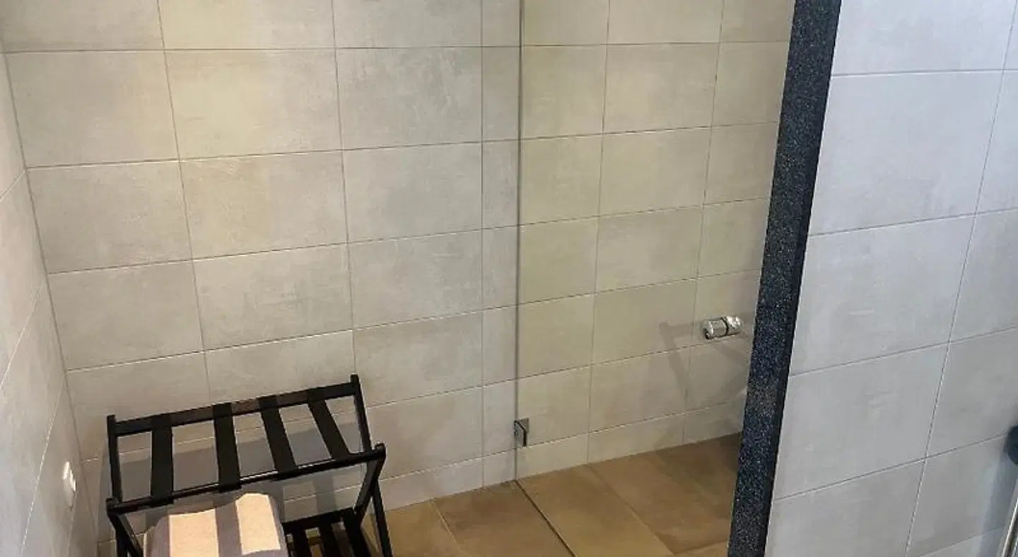 Luxe kamer Chambre Renard met eigen terras Badezimmer
