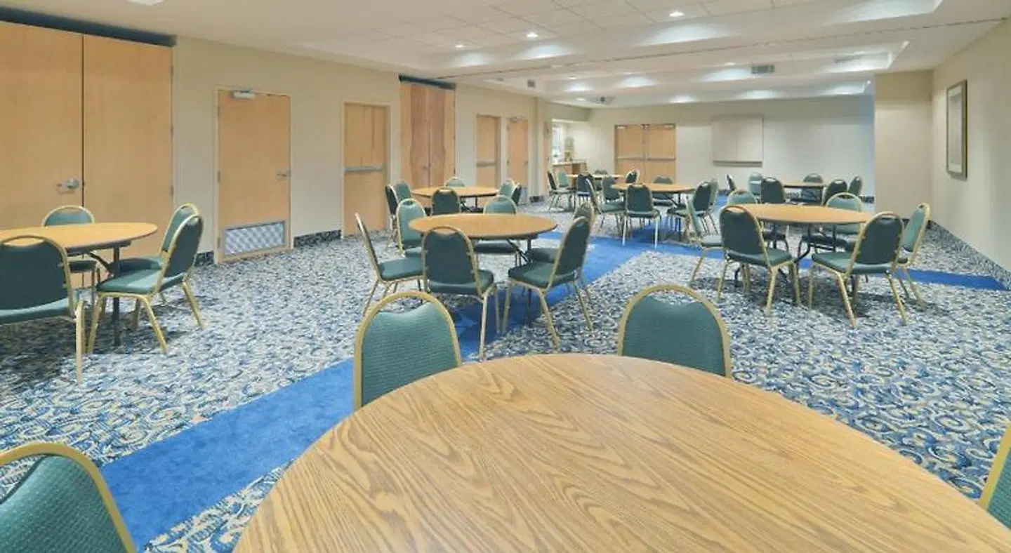 Holiday Inn Express & Suites Memphis Southwind by IHG Konferenz