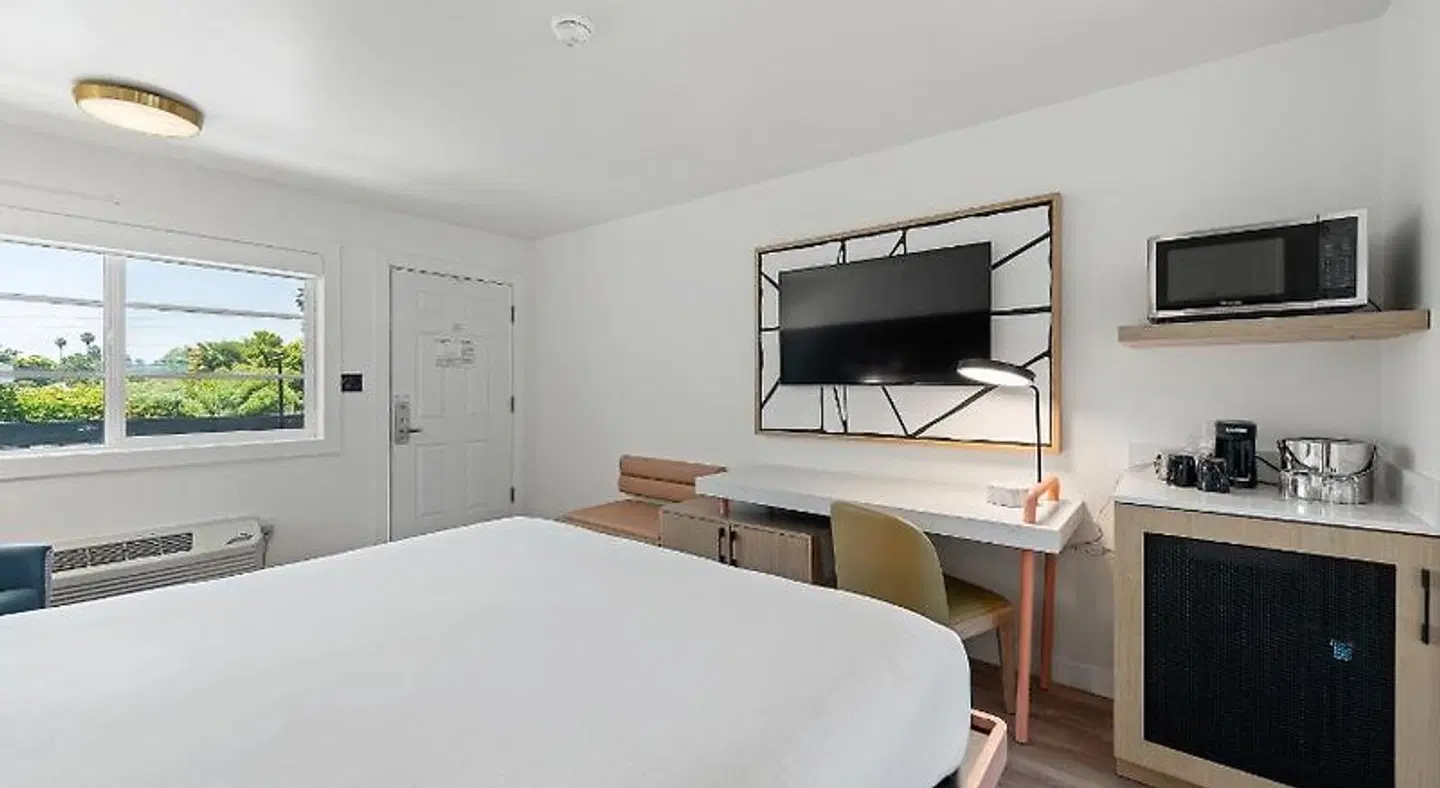 Chablis Inn ROOM_EXAMPLE
