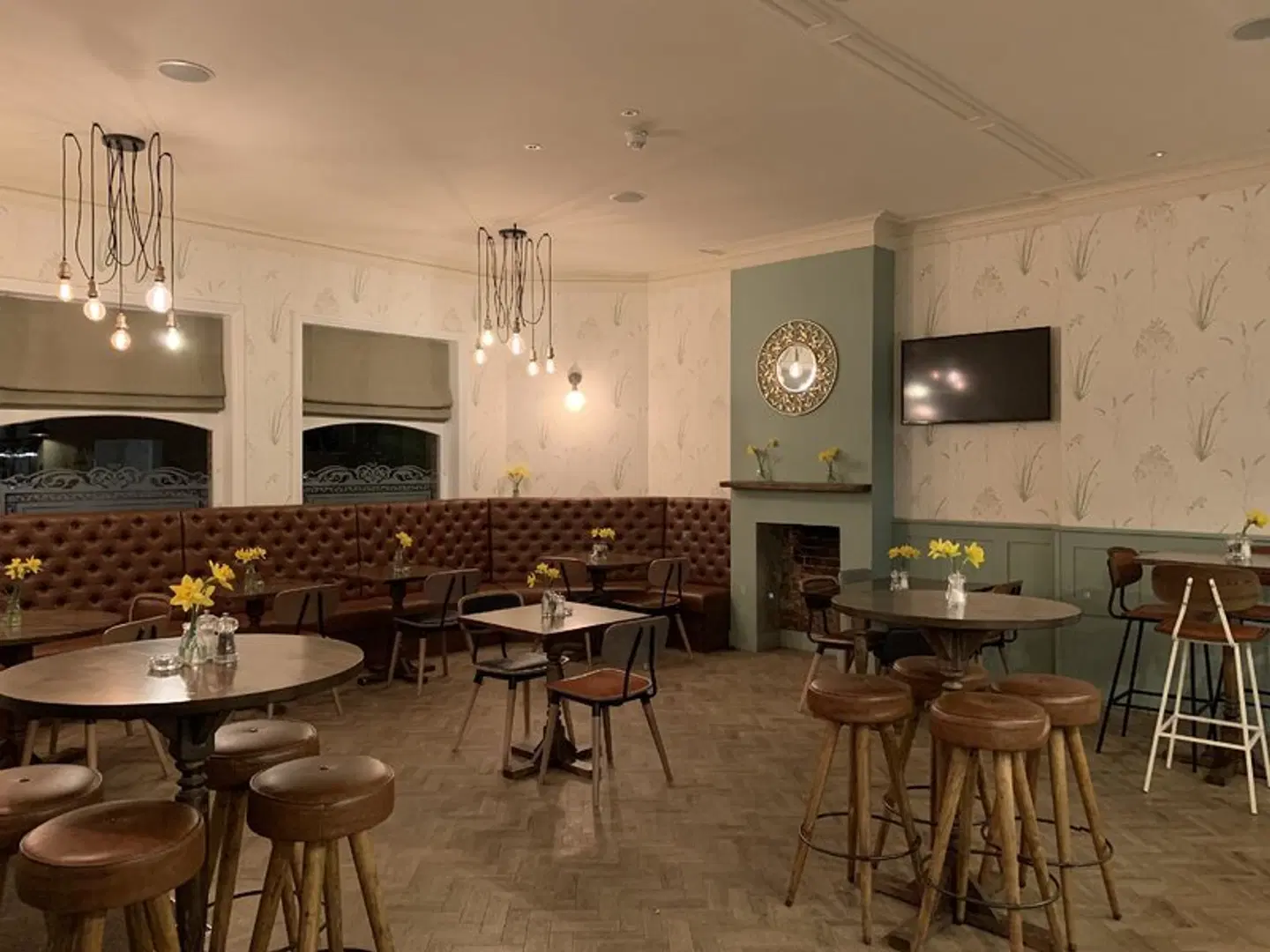 The White Horse Bar