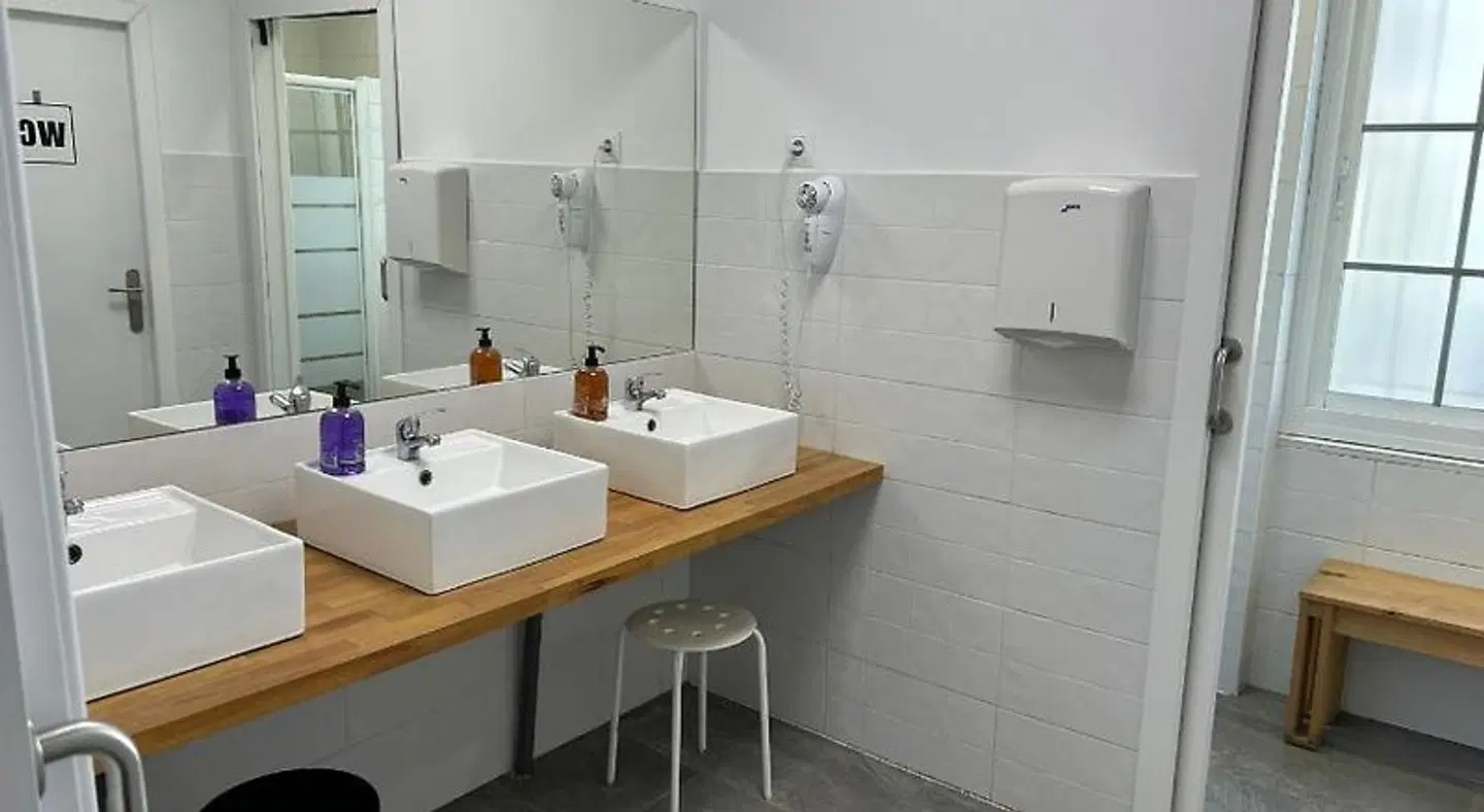 Albergue SCQ Badezimmer