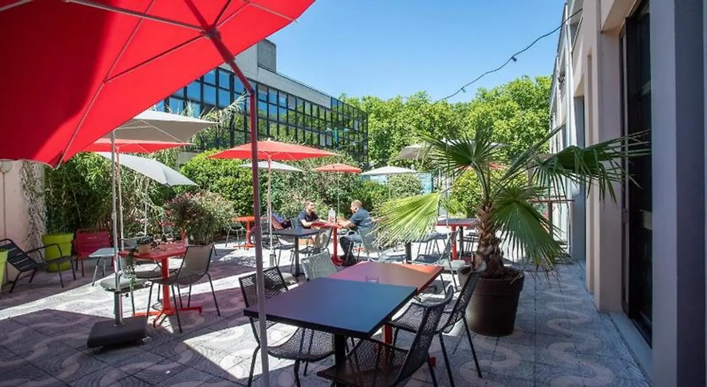 ibis Bourges Terrasse