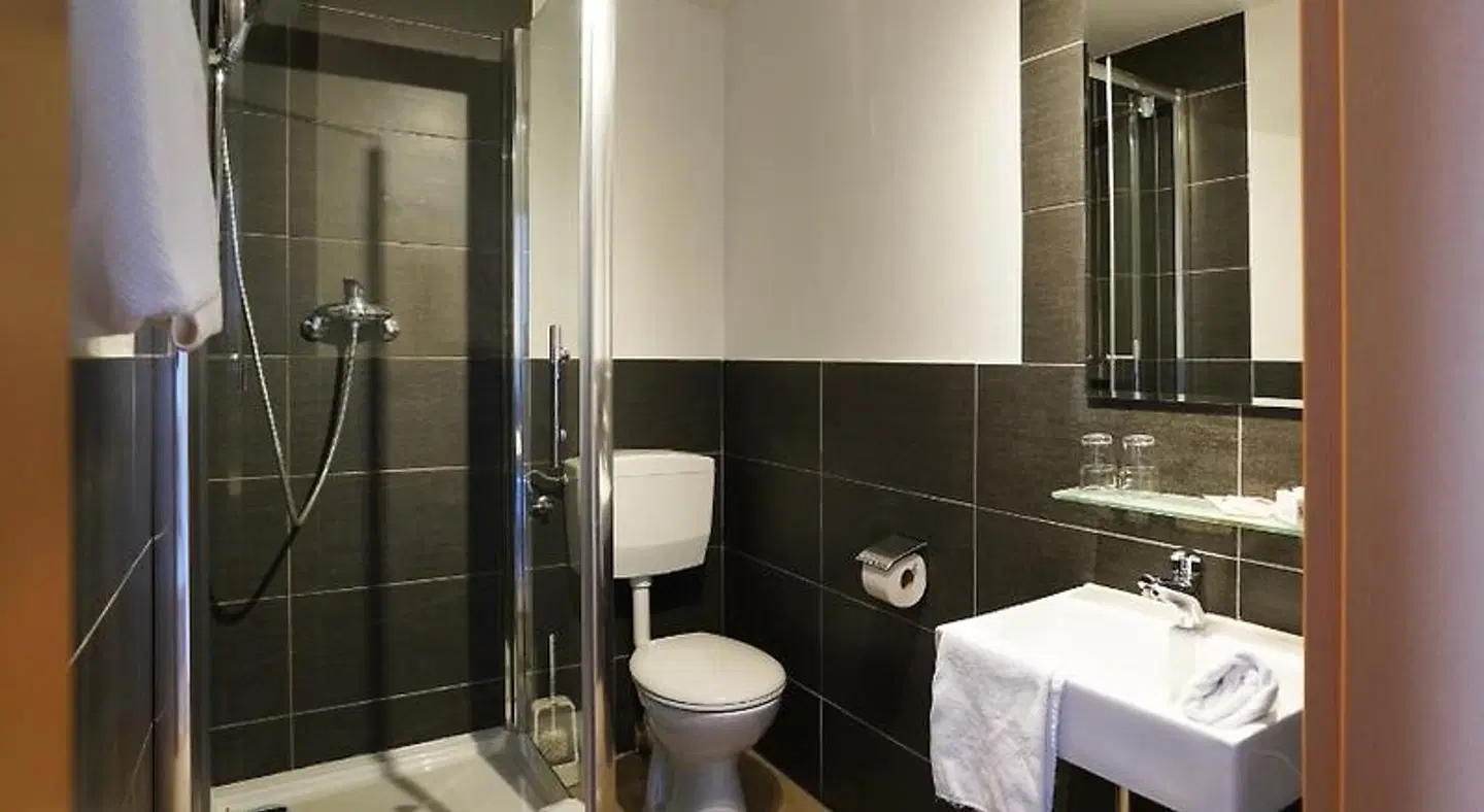 Hotel Gasthof Metzgerei Lamm Badezimmer