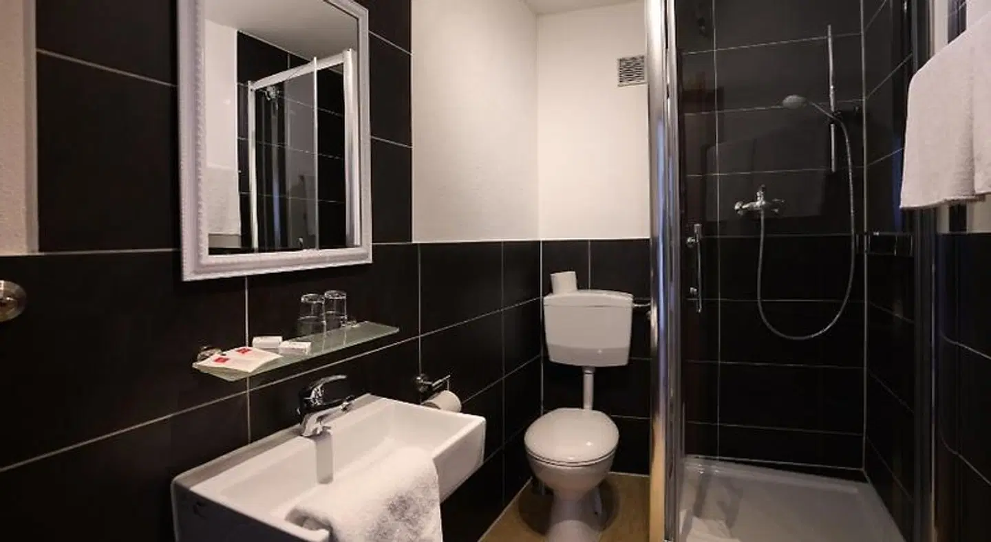Hotel Gasthof Metzgerei Lamm Badezimmer