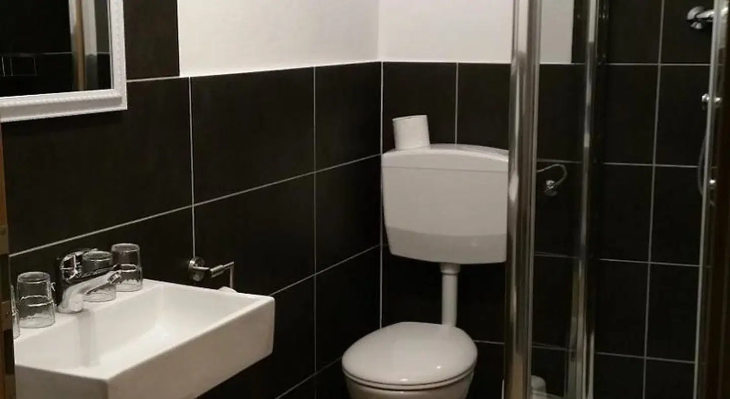 Hotel Gasthof Metzgerei Lamm Badezimmer
