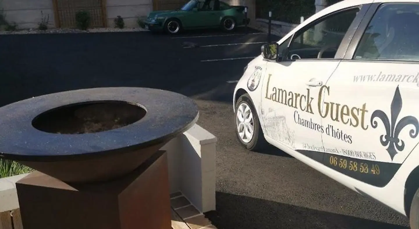 Lamarck Guest HEALTH_BEAUTY