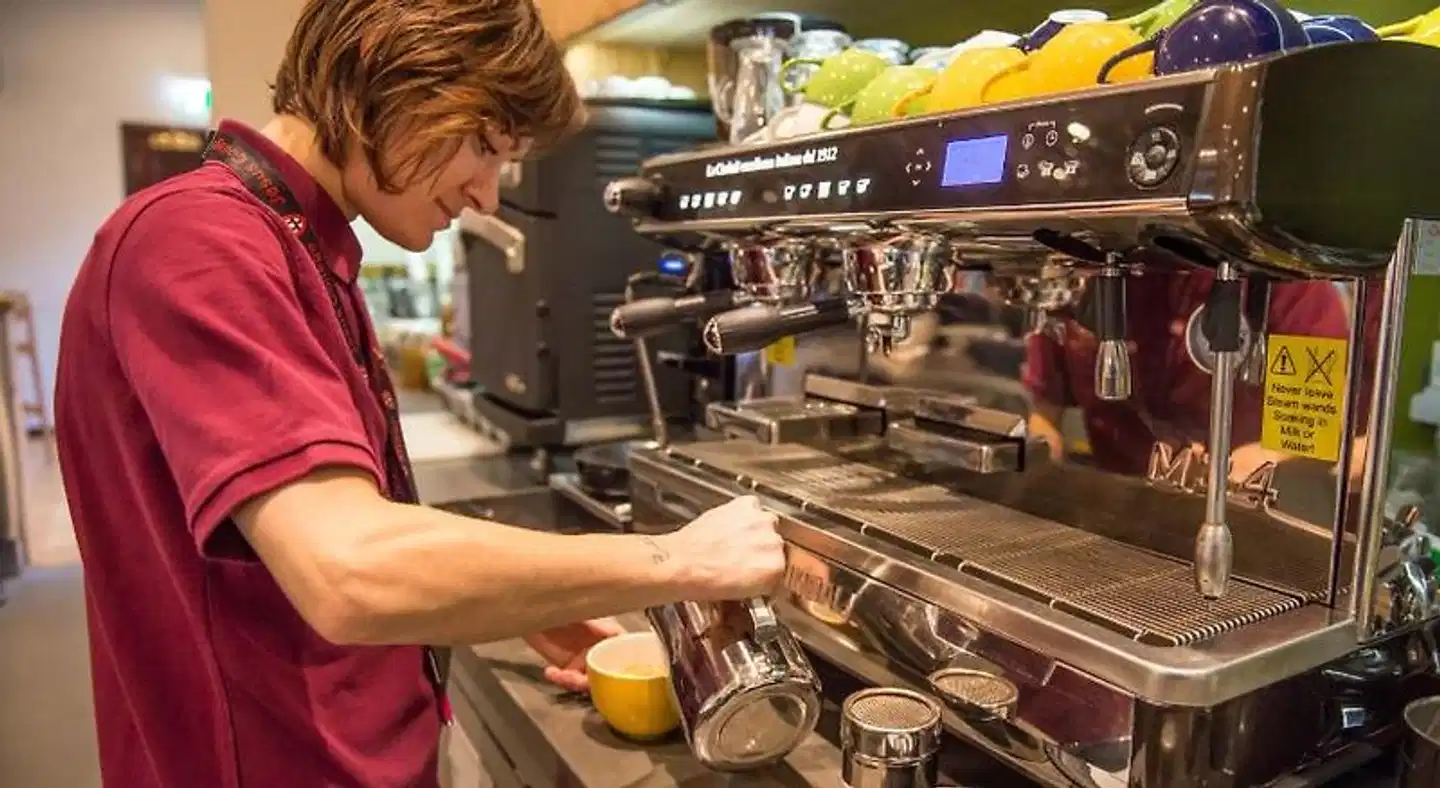 West Court - Cambridge Personen