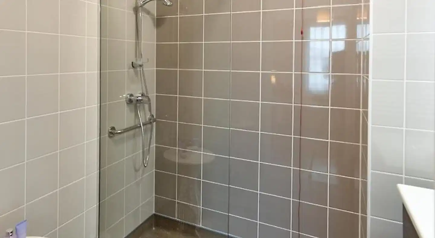 Zenao Suresnes Badezimmer