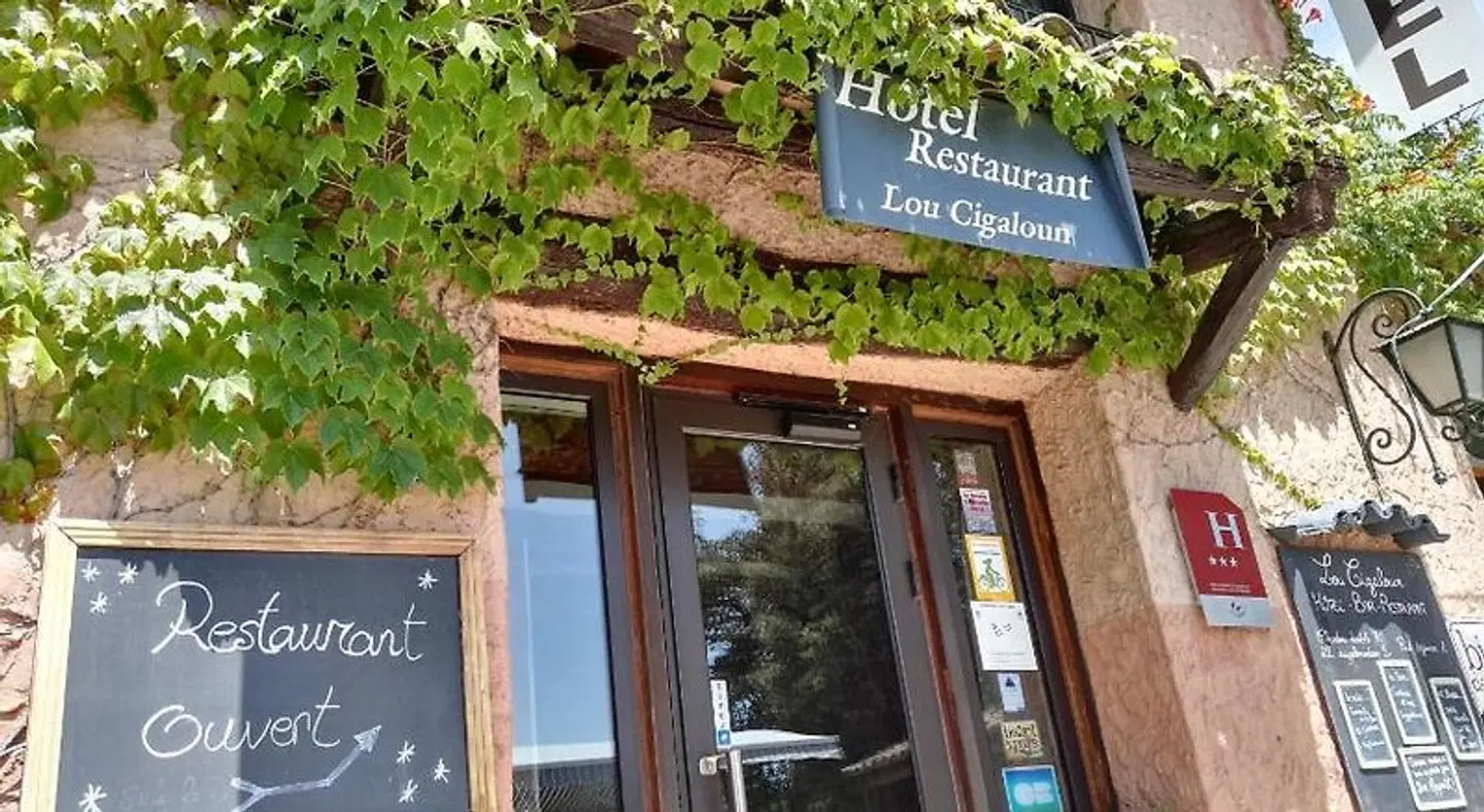 Lou Cigaloun EXTERIOR