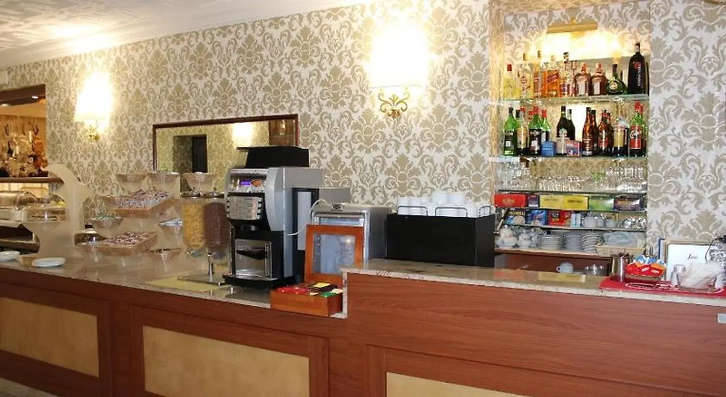 Nespolo D'Oro Bar