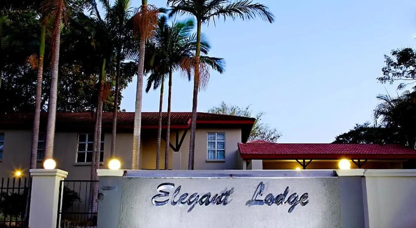 Elegant Lodge EXTERIOR