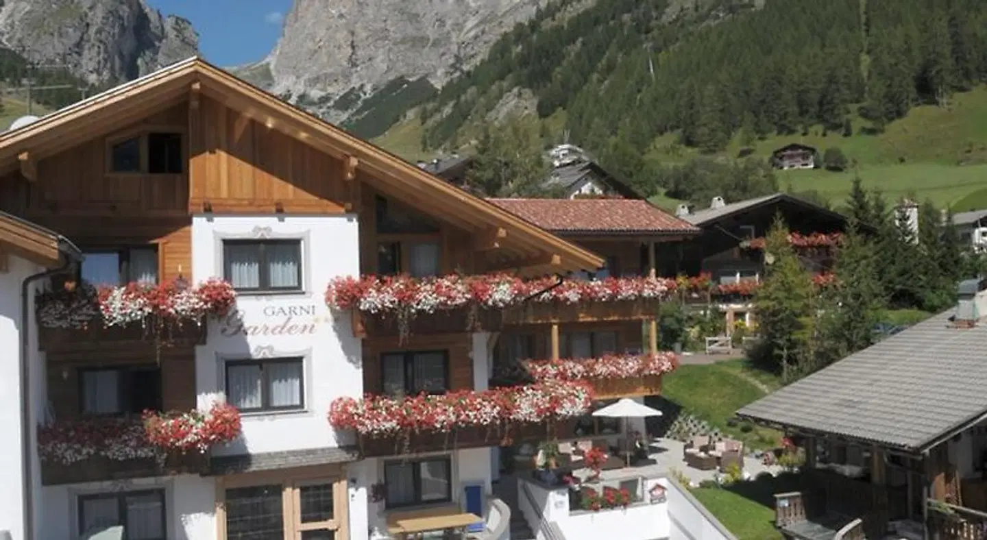 Pension Garden Hotel EXTERIOR