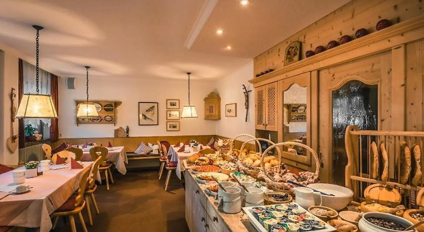 Garni Raetia Restaurant