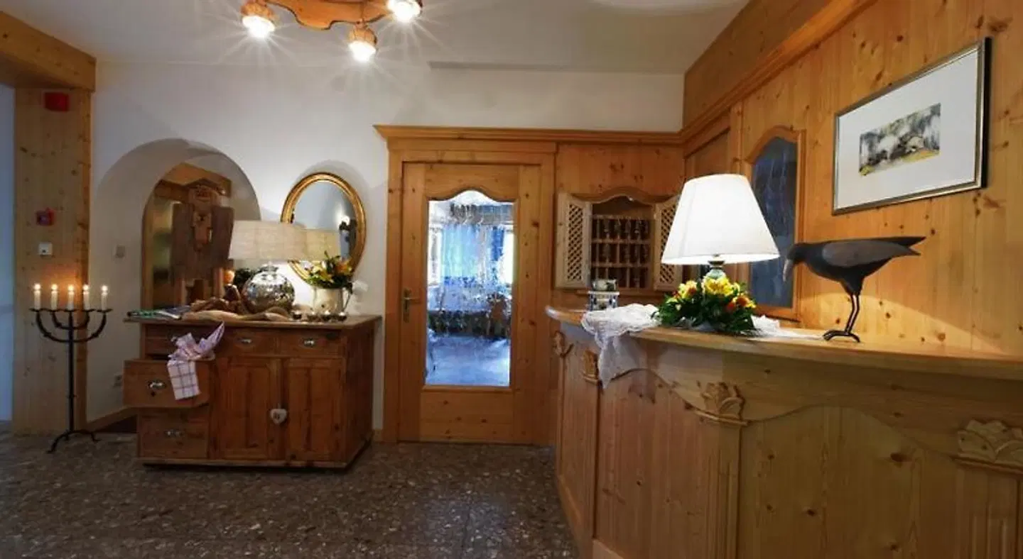 Garni Raetia ROOM_EXAMPLE