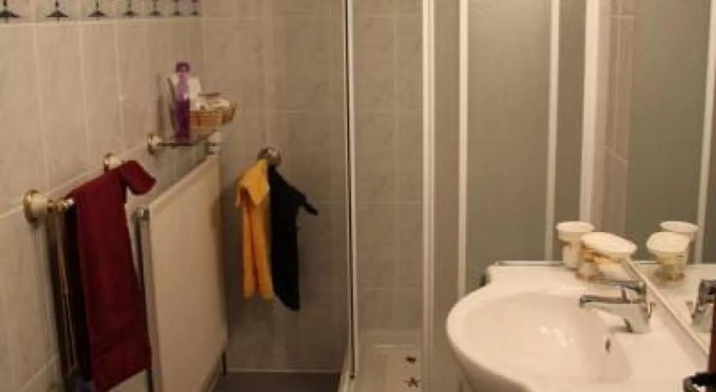Hôtel Les Charmilles de Mormal Badezimmer