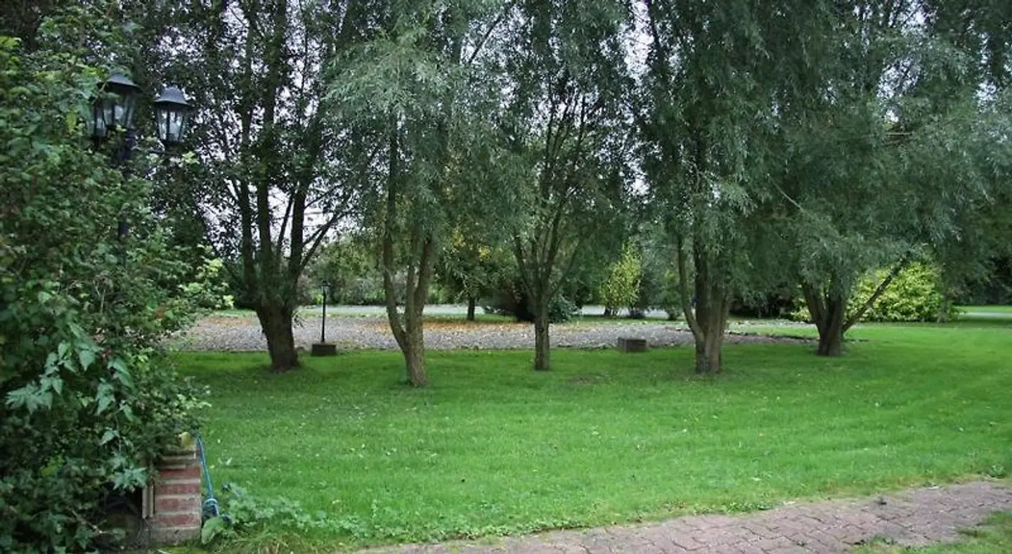 Hôtel Les Charmilles de Mormal Garten
