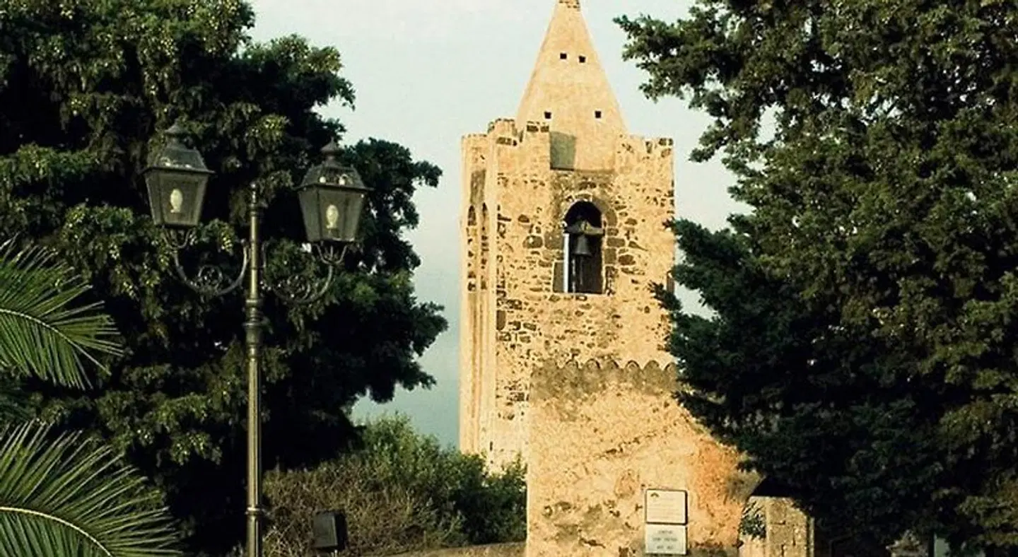 Castello Malicas EXTERIOR
