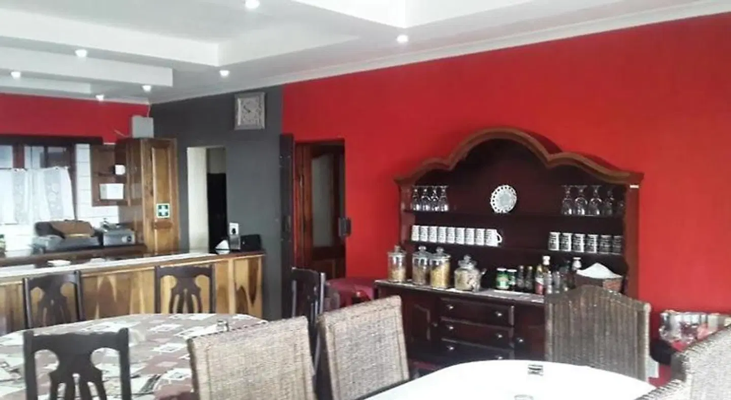 Khaya La Manzi Guest Lodge Bar
