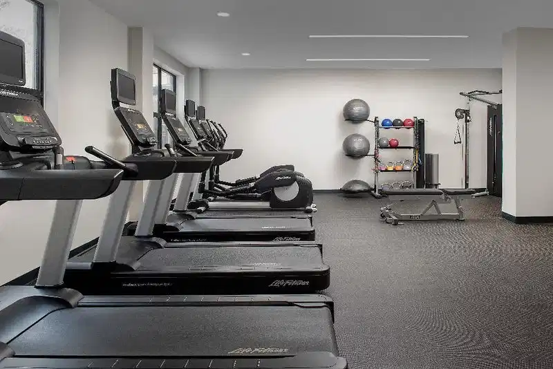 Courtyard by Marriott Savannah Downtown/Historic District – Hotelfoto