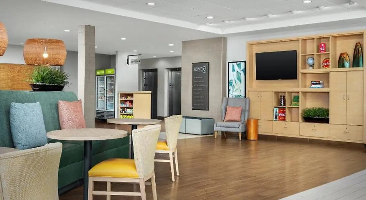 Home2 Suites by Hilton Tallahassee State Capitol Bar