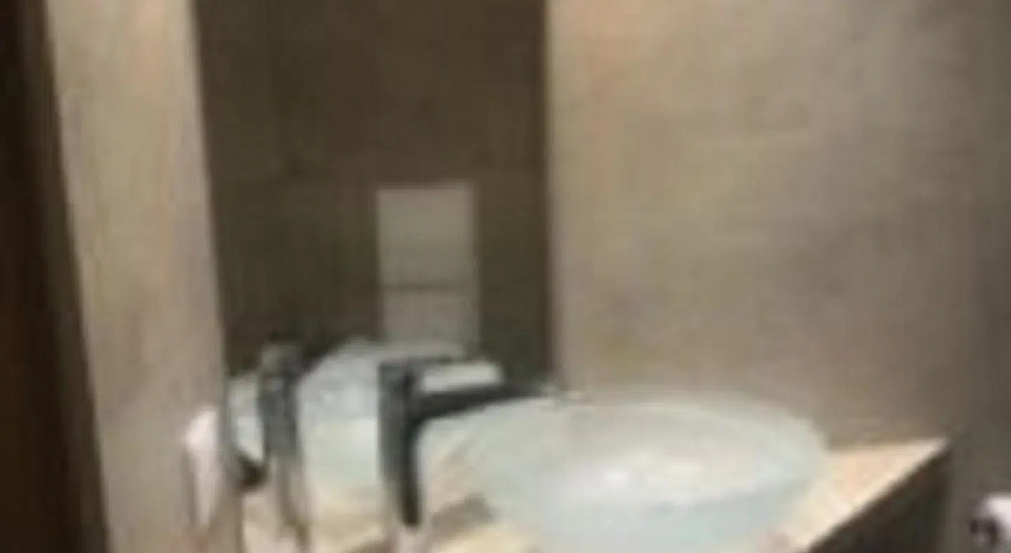 Victor Hugo ROOM_EXAMPLE