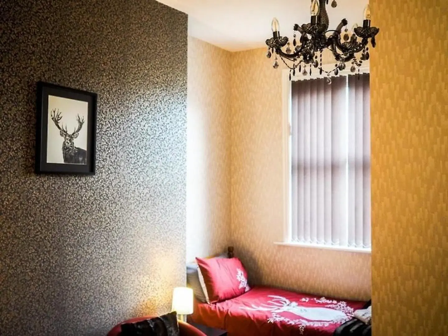 Carlton House ROOM_EXAMPLE