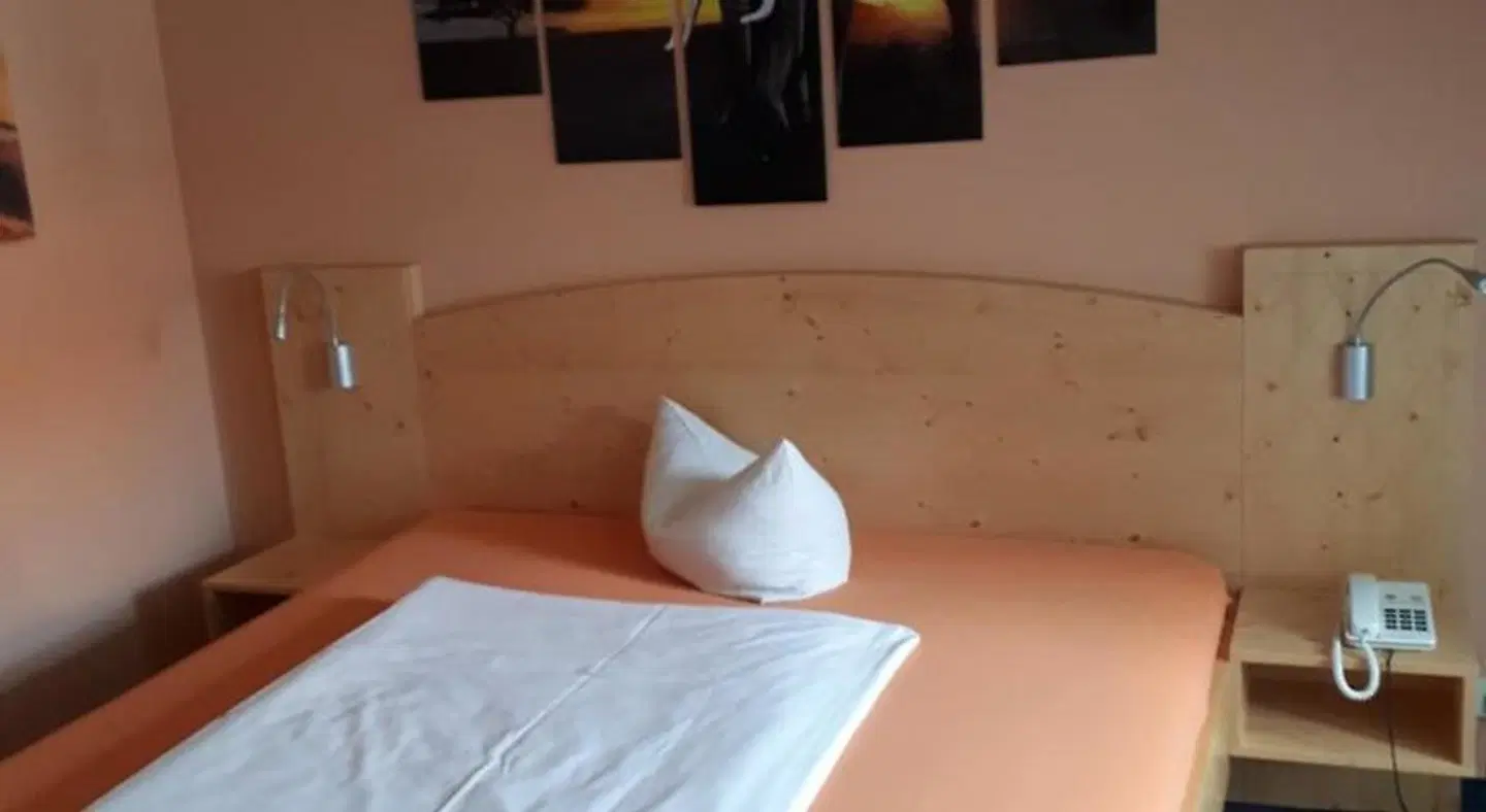 Hotel Zum Schwarzen Bär ROOM_EXAMPLE