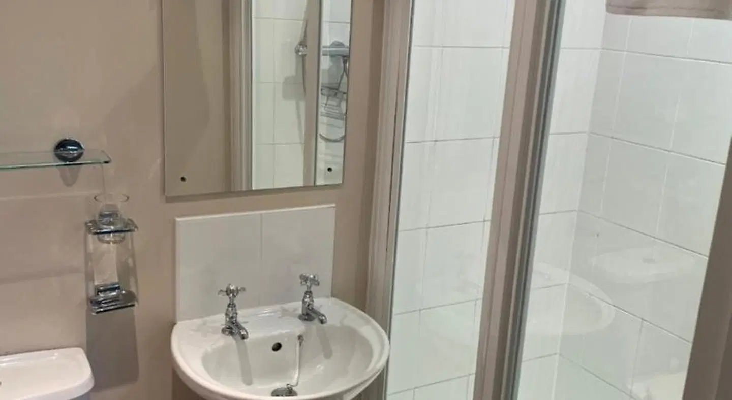 Corncroft Guest House Badezimmer