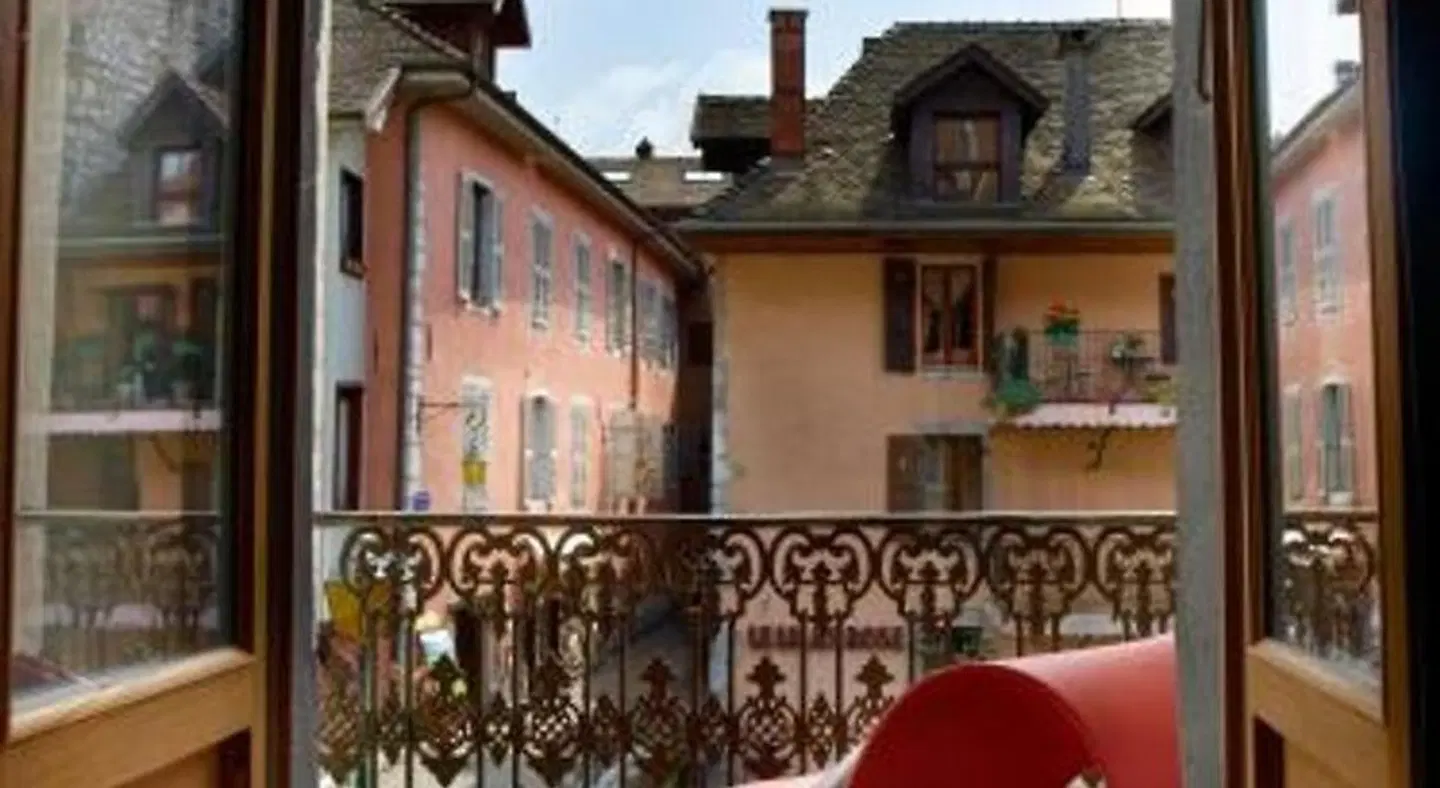 Un Lieu Unique EXTERIOR