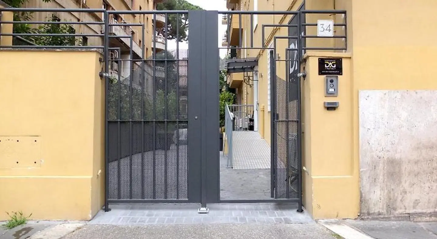 ASTORIA GOLDEN GATE EXTERIOR