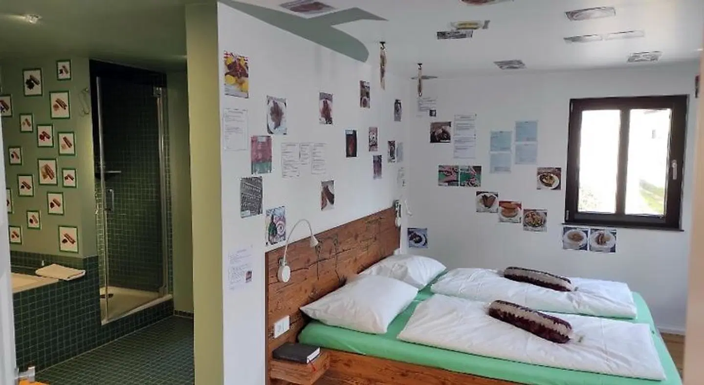 BRATWURSThotel ROOM_EXAMPLE