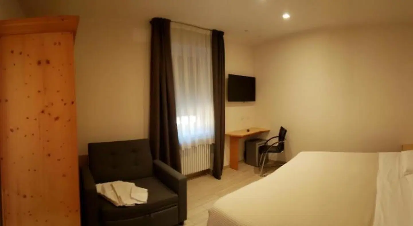 Cantaleone ROOM_EXAMPLE