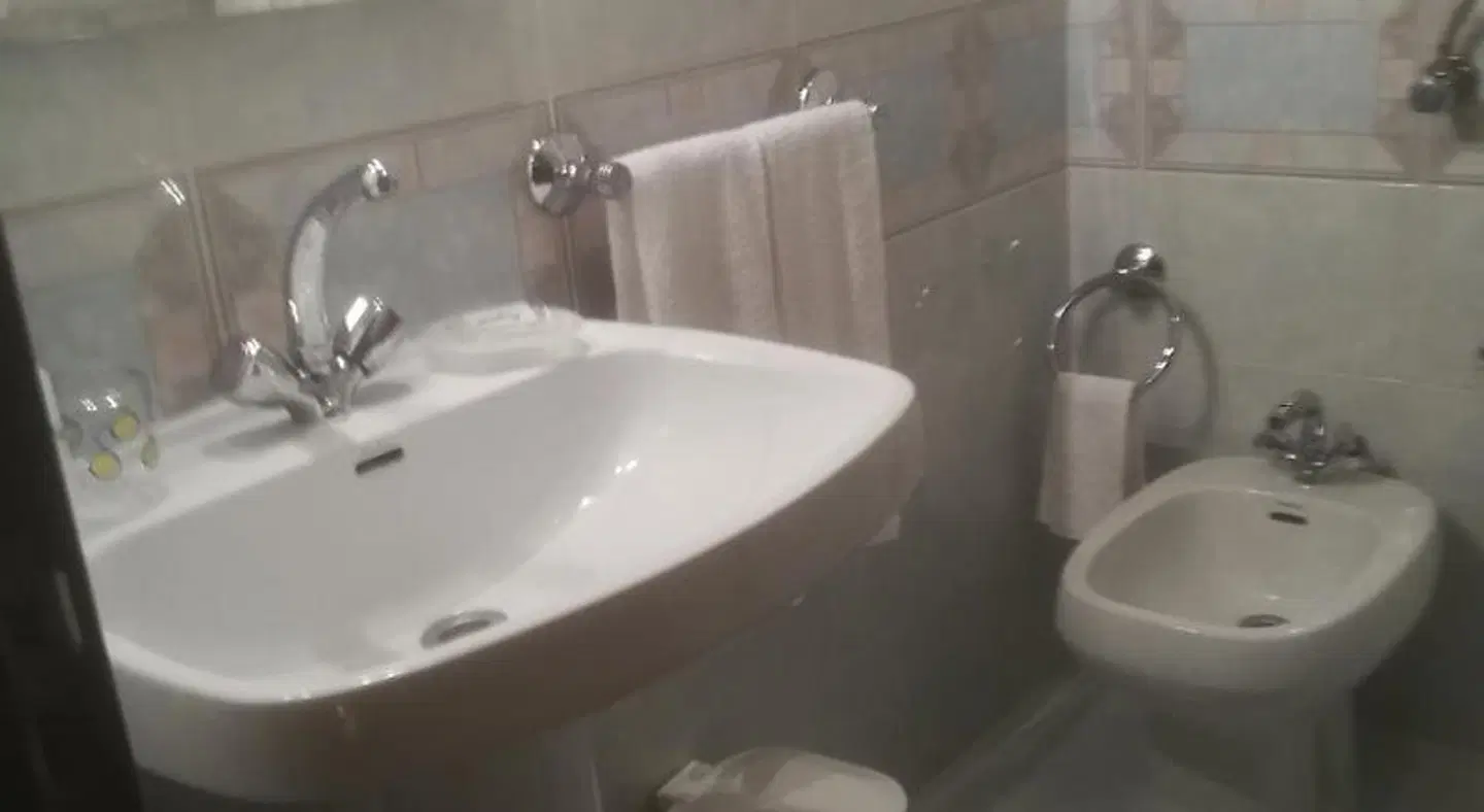 Guesthouse Luar Badezimmer