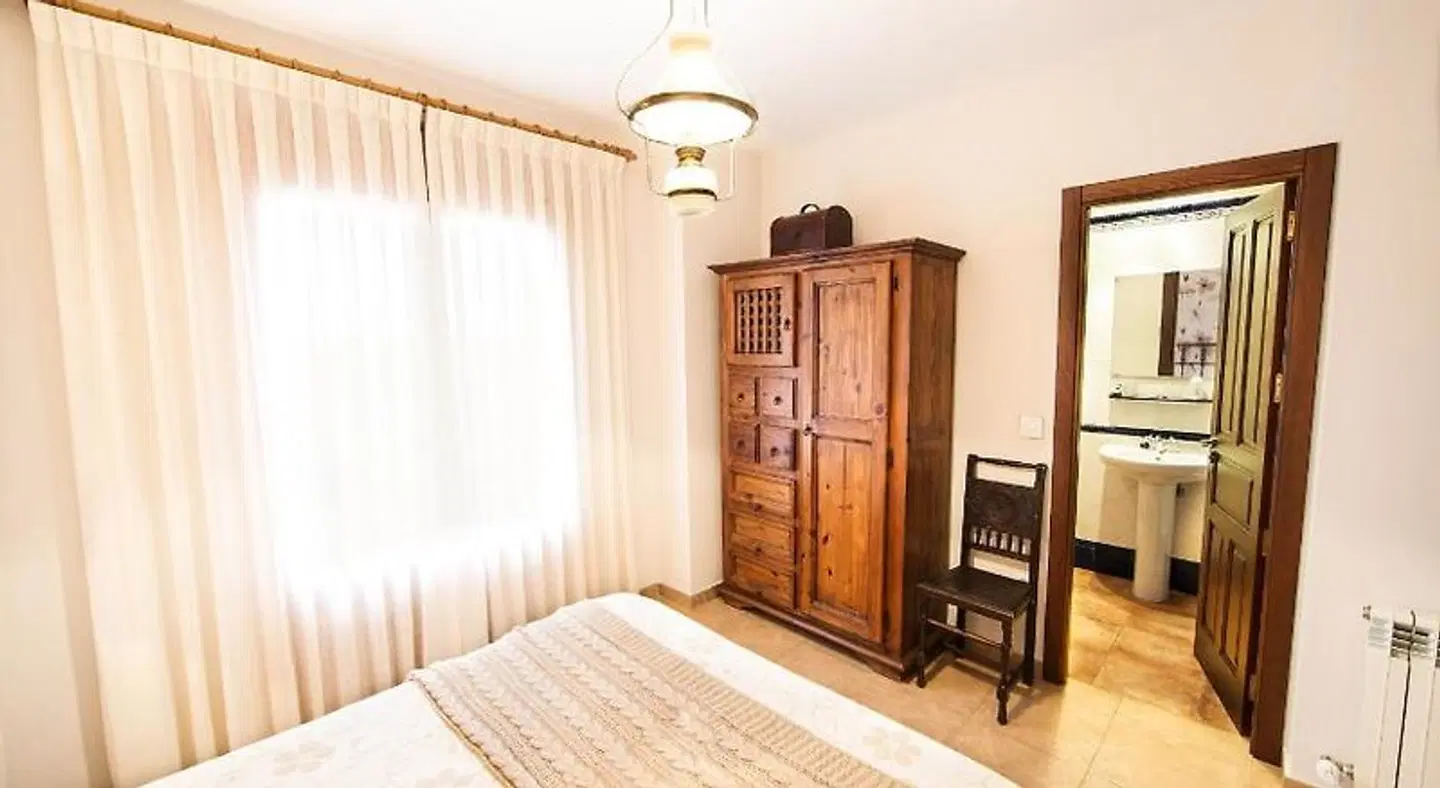 Quintanares ROOM_EXAMPLE
