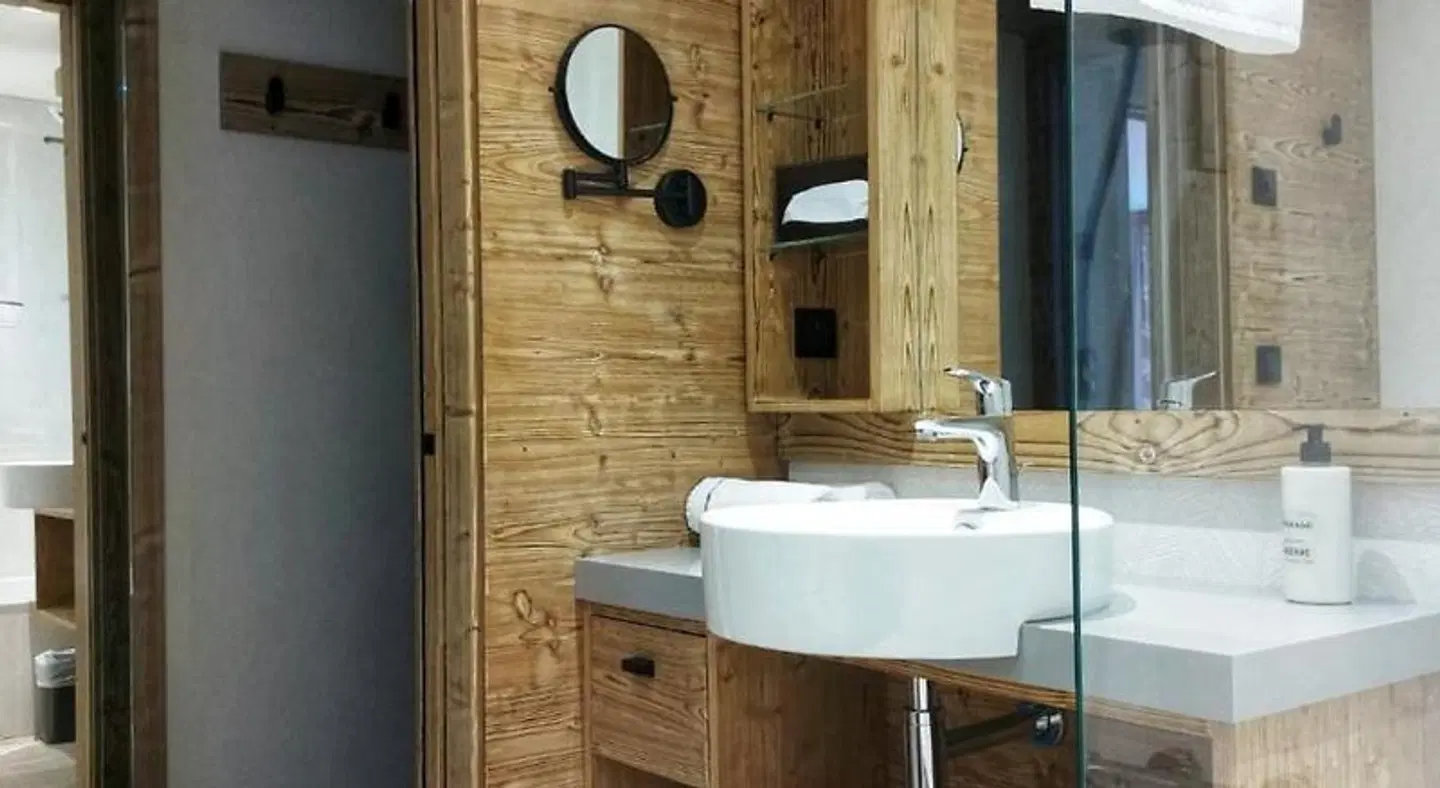 Hôtel Les Sherpas Badezimmer