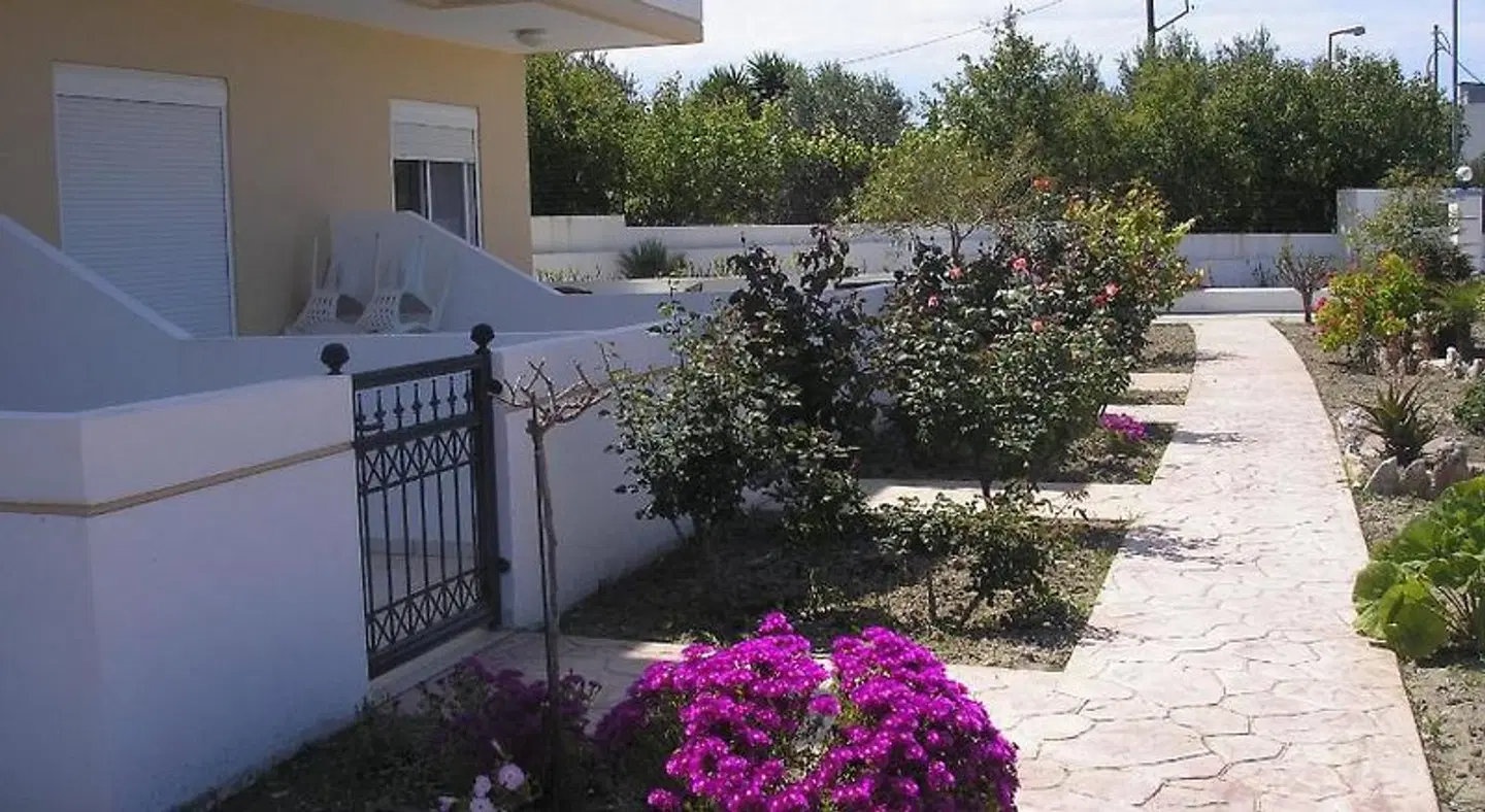 Nephele Apartments Terrasse