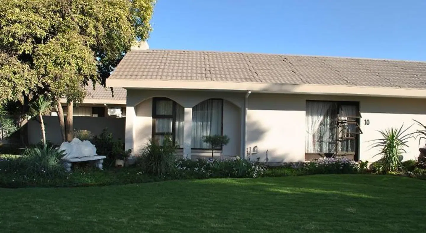Amaris Guesthouse EXTERIOR
