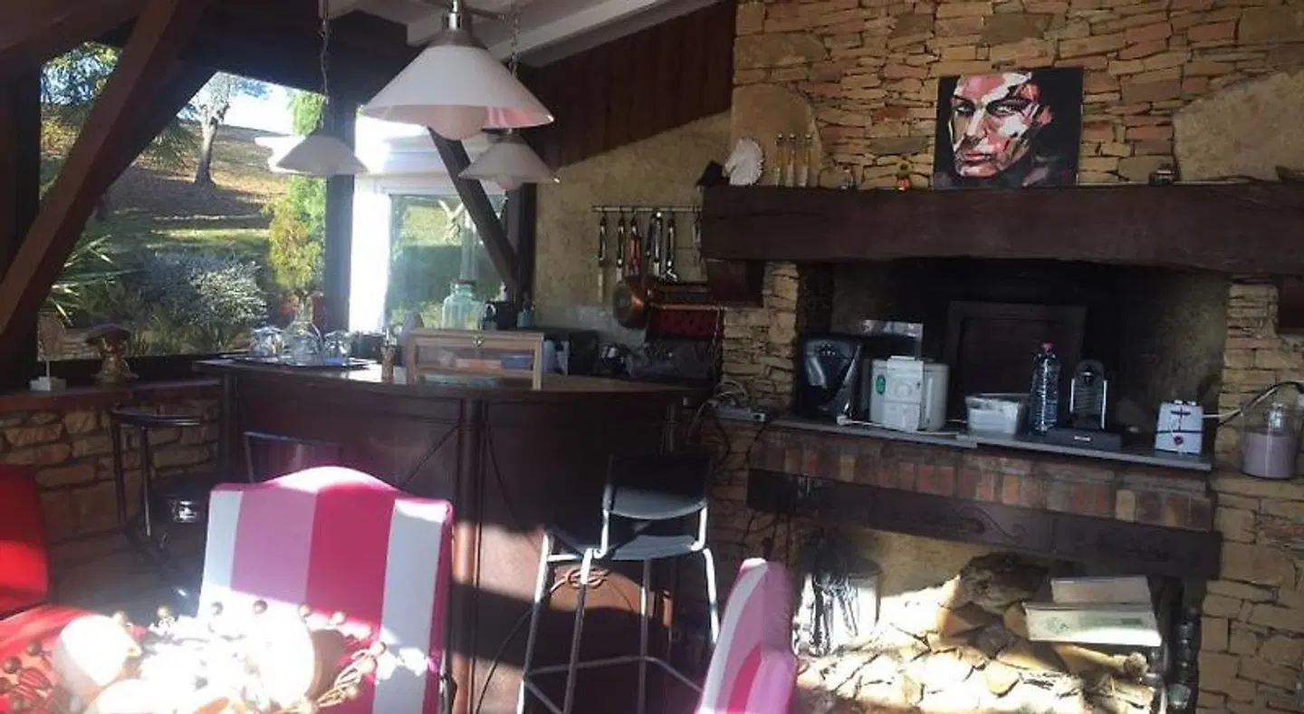 Annie Restaurant