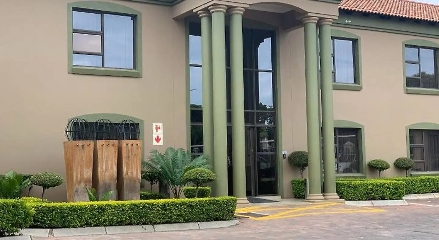 Royal Hotel EXTERIOR