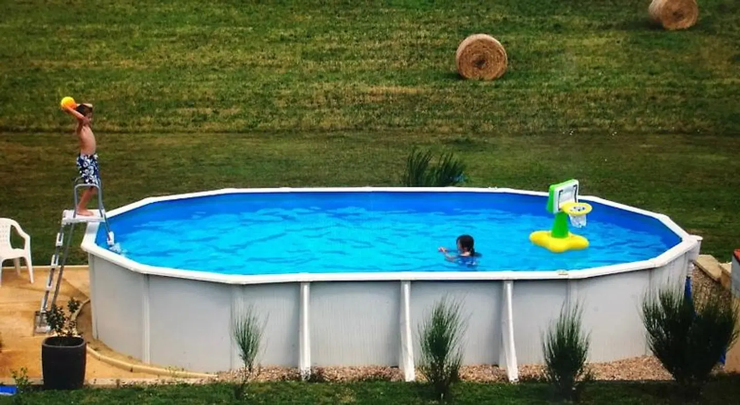 Les Jonquilles OUTDOOR_POOL