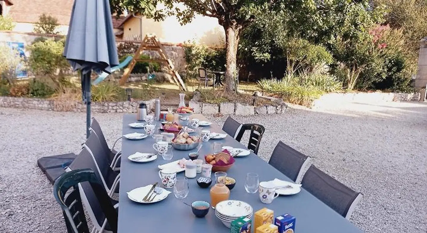 Gîte - Au pays de Jacquou Terrasse