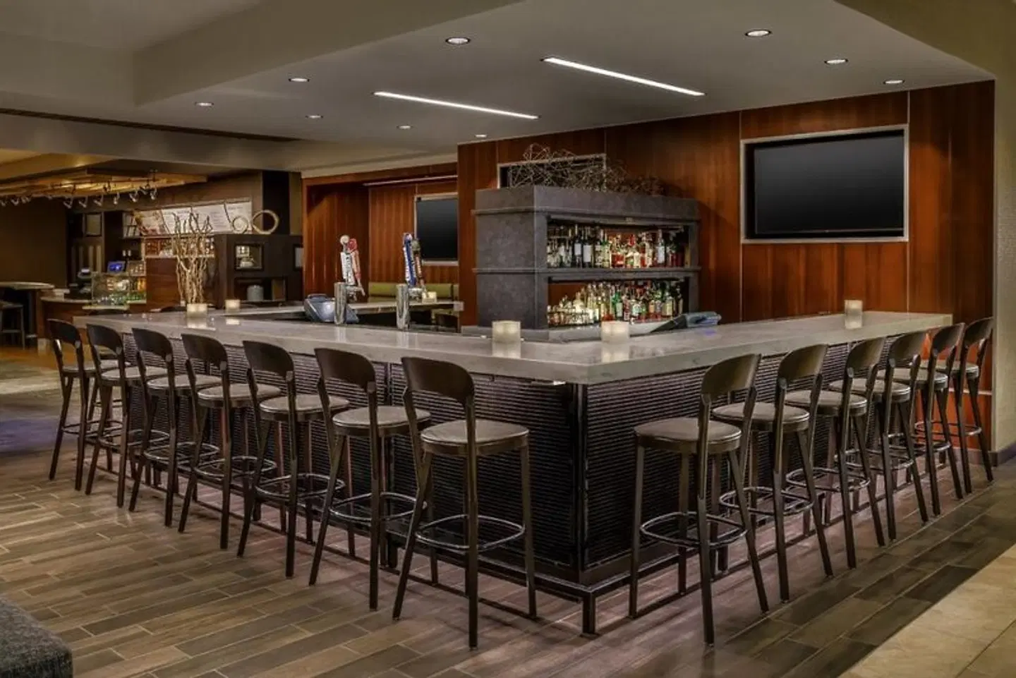 Courtyard by Marriott Charlotte City Center Bar