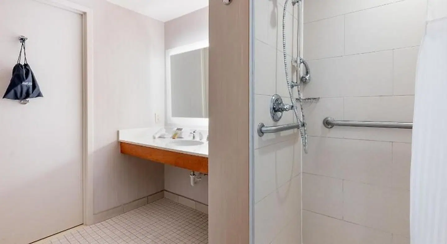 DoubleTree by Hilton Atlanta Airport Badezimmer