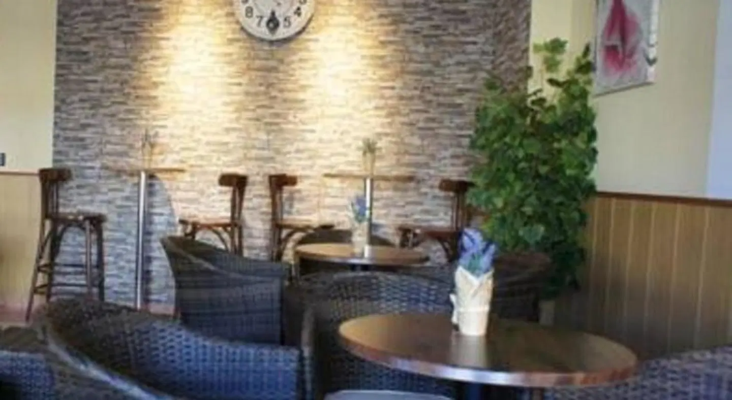 Hotel Puente Romano Bar