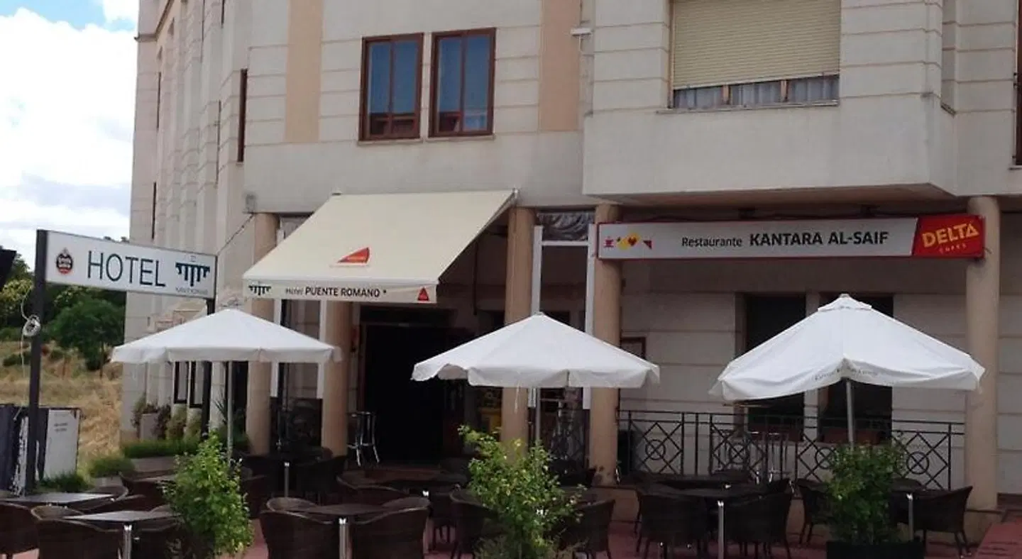 Hotel Puente Romano EXTERIOR