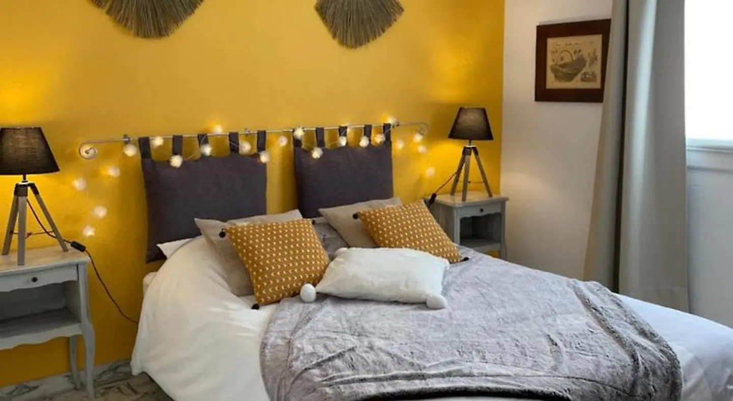 Lou Candelou ROOM_EXAMPLE