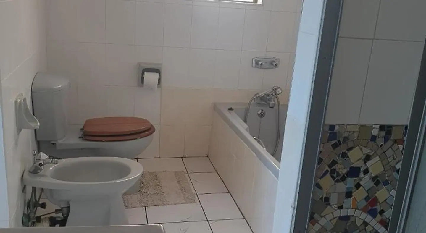 Deep Blue Guest House Badezimmer